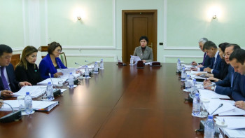 Фотография к новости: Гульшара Абдыкаликова ознакомилась с реализацией программы "Болашак"