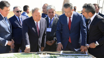 Фотография к новости: Важные для Туркестанской области Указы подписал Нурсултан Назарбаев