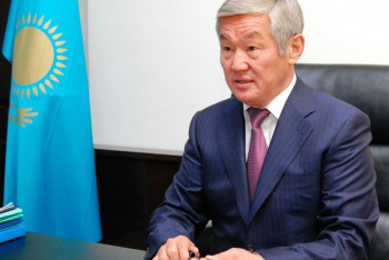 Фотография к новости: Министр Сапарбаев: Все данные работникам обещания должны выполняться