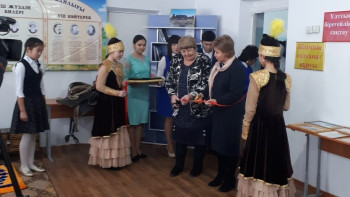 Фотография к новости: Выпускники организовали празднование 90-летия школы в Акмолинской области