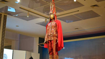 Фотография к новости: "Золотой человек" побывал в музеях 6 государств 