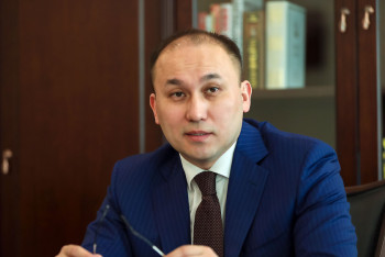 Фотография к новости: Прорабатываем различные варианты – Абаев о смартфонах для госслужащих