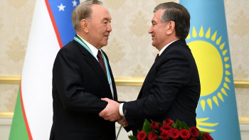 Фотография к новости: Назарбаев и Мирзиёев поздравили друг друга с Новым годом