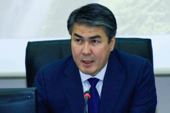 Фотография к новости: Асет Исекешев поздравил астанчан с Новым годом