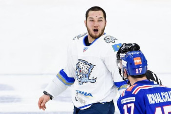 Фотография к новости: Дамир Рыспаев остаётся в "Барысе" ещё на два года