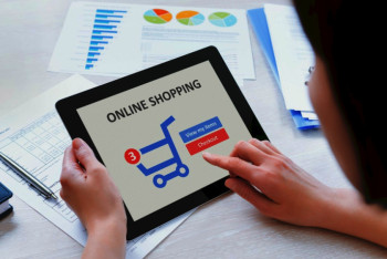 Фотография к новости: Министр Сулейменов прокомментировал цены в валюте в интернет-магазинах