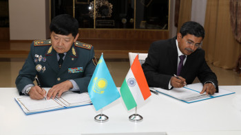 Фотография к новости: Казахстан подписал меморандум по вопросам отправки миротворцев в Ливан