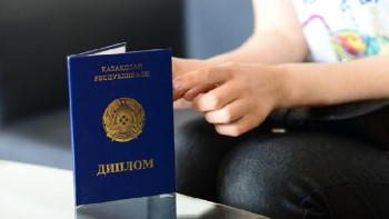 Фотография к новости: Более одного миллиарда тенге задолжали государству выпускники за отказ работать в сёлах