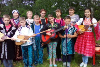 Фотография к новости: Мастер-классы для детей по игре на домбре прошли в лагерях СКО