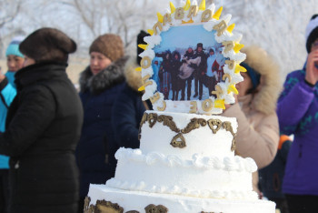 Фотография к новости: Павлодарский ответ кондитеру Агзамову: 70-килограммовый торт испекли и раздали сельчанам