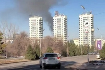 Фотография к новости: Эвакуировано 50 человек из-за пожара в Алматы