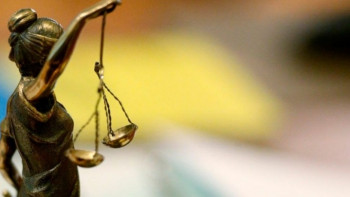 Фотография к новости: Инвалид по зрению подал в суд на банк в Алматы