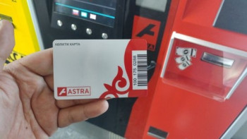 Фотография к новости: Свыше 20 тысяч Astra Card за полдня приобрели пассажиры автобусов в Астане