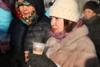 Фотография к новости: Бесплатным чаем согревают замёрзших на улицах Астаны