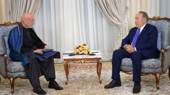 Фотография к новости: Нурсултан Назарбаев встретился с экс-президентом Афганистана Хамидом Карзаем