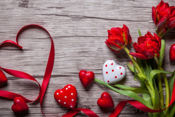 Фотография к новости: Валенки-шептуны предлагают купить устькаменогорцам ко Дню влюбленных