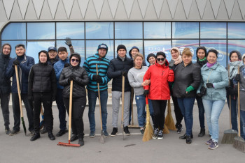 Фотография к новости: НК «Астана ЭКСПО-2017» вышла на общегородской субботник