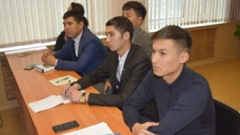 Фотография к новости: Интерактивную сессию для слушателей школы госслужбы провели в Кокшетау