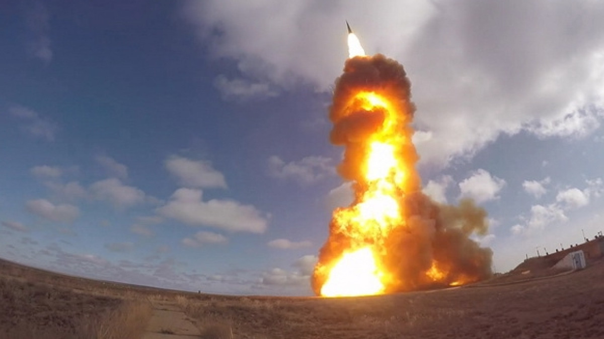  Официальный печатный орган Минобороны РФ "Красная звезда"