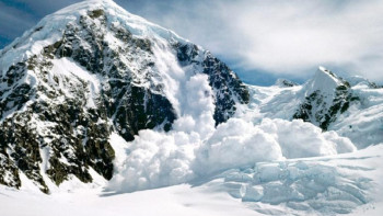 Фотография к новости: Жителей Алматы просят воздержаться от походов в горы из-за схода лавин  