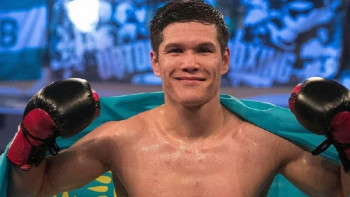 Фотография к новости: Данияр Елиусинов отправил Маркоса Мохику в нокаут