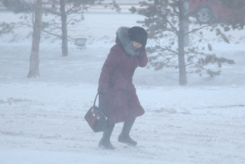 Фотография к новости: Штормовое предупреждение объявлено в трёх регионах страны
