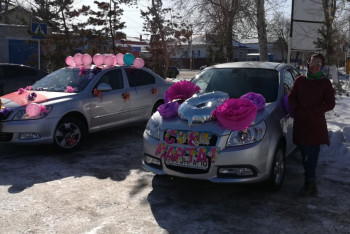 Фотография к новости: Девушки рулят - костанайские автоледи соревновались в оформлении машин