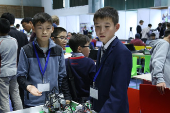 Фотография к новости: Турнир по робототехнике стартовал в Астане