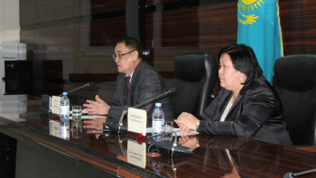 Фотография к новости: В Шымкенте вопрос привлечения государственных служащих к сверхурочной работе взяли на строгий контроль