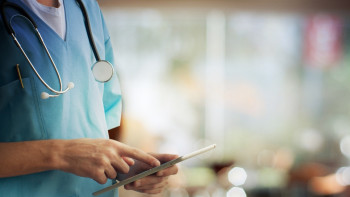 Фотография к новости: При наличии каких заболеваний государство отправит пациента на лечение за рубеж  