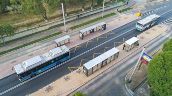 Фотография к новости: Перекладывайте всё обратно - Байбек раскритиковал тротуарную плитку на площади Абая
