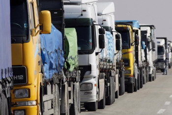 Фотография к новости: Довести ежегодные доходы от транзита грузов до 5 млрд долларов поручил Назарбаев