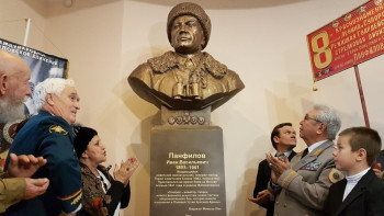 Фотография к новости: Бюст генерала Панфилова установят в музее ВОВ в Москве