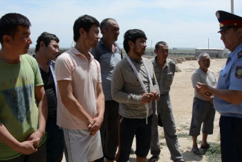 Фотография к новости: Свыше 400 иностранцев арестованы в ЮКО за нарушение законодательства