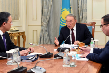 Фотография к новости: Назарбаев встретился с министром иностранных дел Кайратом Абдрахмановым