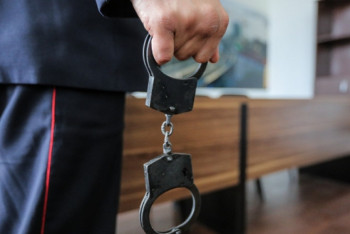 Фотография к новости: Полицейские из Уральска задержаны в ходе спецоперации