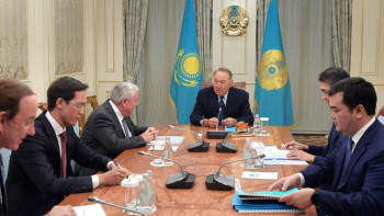 Фотография к новости: Назарбаев поручил создать бюджетную авиакомпанию на базе "Эйр Астаны"