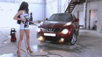 Фотография к новости: "Автомойщиц в стрингах" оштрафовали полицейские Актау