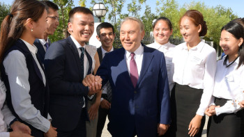 Фотография к новости: Назарбаев встретился с атыраускими студентами