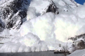 Фотография к новости: Штормовое предупреждение объявлено в четырёх областях Казахстана