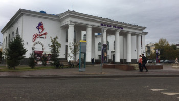 Фотография к новости: Здание театра "Жастар" горит в Астане 