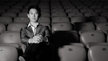 Фотография к новости: Стала известна дата премьеры спектакля памяти Дениса Тена в Алматы