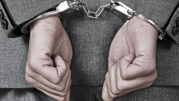 Фотография к новости: Подробности задержания акима в Туркестанской области озвучили в Нацбюро