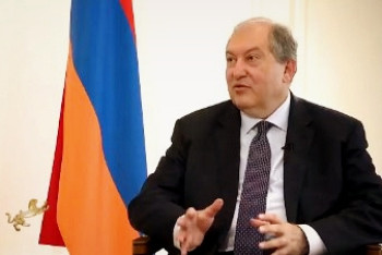 Фотография к новости: Человек, который умеет не только слушать, но и слышать - Саркисян о Назарбаеве 