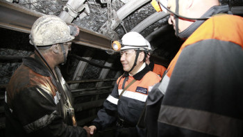 Фотография к новости: Аким Карагандинской области встретился с горняками