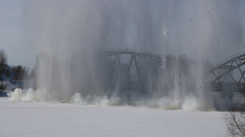 Фотография к новости: На реках ВКО начались взрывные работы по предотвращению заторов