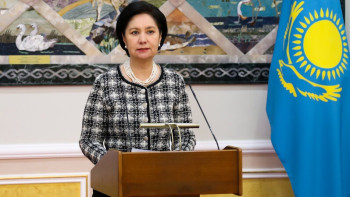 Фотография к новости: Гульшара Абдыкаликова поздравила казахстанцев с Днём Независимости 