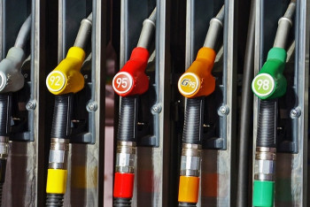 Фотография к новости: На 21% подорожал за год бензин в Казахстане