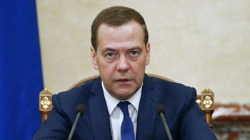 Фотография к новости: Медведев поздравил Мамина с назначением на пост Премьер-министра РК