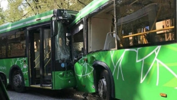 Фотография к новости: ДТП с двумя автобусами: врачи рассказали о состоянии госпитализированных пассажиров в Алматы